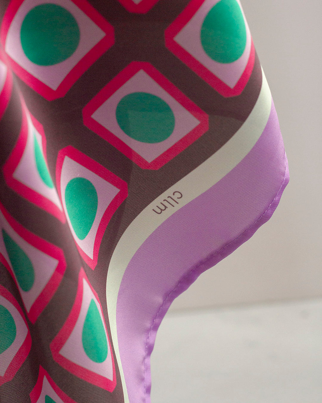 Pañoleta Squared Eyes With a Twist